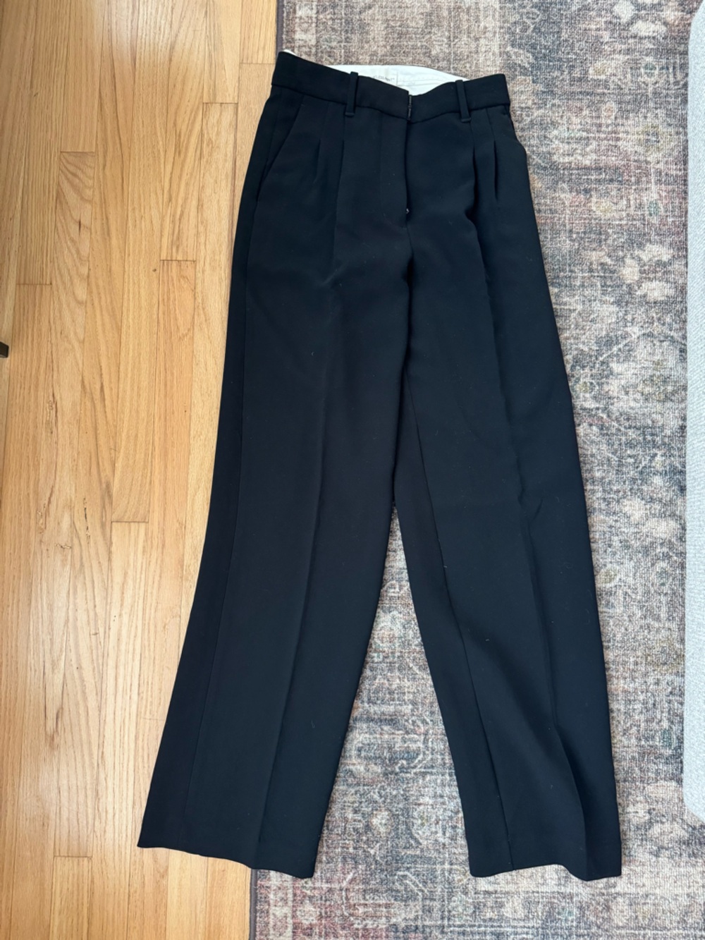 Aritzia effortless pant in crepette